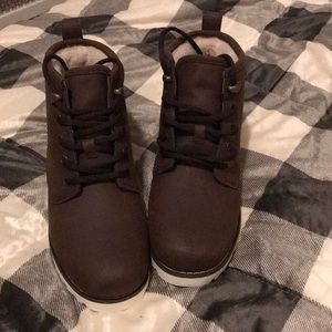 Ugg boots size 5 kids or women’s size 6.5